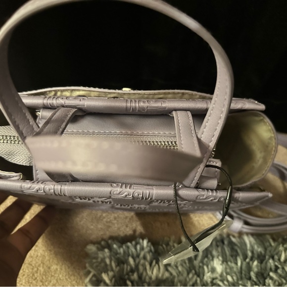 Steve Madden crossbody bag with ID holder - Picture 2 of 10